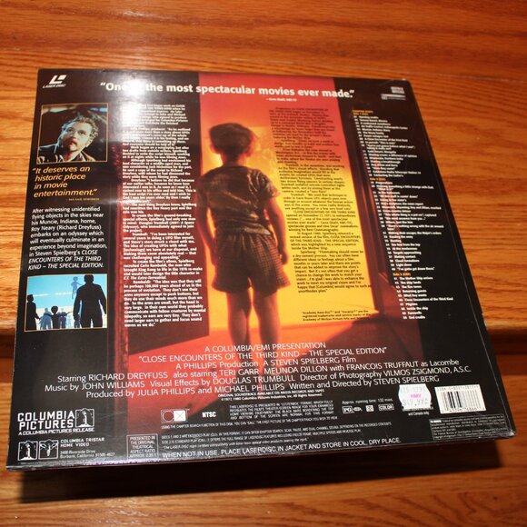 3/$118- CLOSE ENCOUNTERS OF THE THIRD KIND Deluxe Widescreen Special Laserdisc - Picture 3 of 6